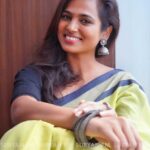 Ramya Pandian Instagram – @suryanfm #interview 
Styling : @kavitha_pandian 
Accessories : @original_narayanapearls 
#sareelove #mulcotton #happiness #positivity 
#ramyapandian