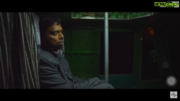 Ramya Pandian Instagram - Whenever I listen to this song I get so much pain in heart and that painful, soulful voice gives goosebumps ...@rseanroldan sir should give much more album like this ..only #rajumurugan sir can give such a masterpiece ... waiting for #gypsy movie sir :) #joker #chellammasong #nostalgic