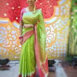 Ramya Pandian Instagram – Saree is the only garment that’s been in fashion for centuries 😍

#saree #mallipoo ❤️