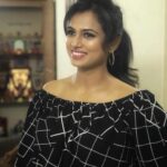 Ramya Pandian Instagram – It’s easy to be positive when everything goes right and it is Uber-difficult to be positive when everything goes wrong …
#spreadpositivity 
Wardrobe : @heena.lunawat_official @heena_lunawat 
Makeover : @jothimuthuram