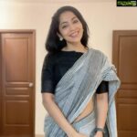 Ramya Subramanian Instagram – Realising the power of a simply,light saree to uplift my mood 😌☺️😊 

#saturdayvibes #sareeselfies