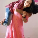 Ramya Subramanian Instagram - #FridayFun Idhuku daan , “Aala paathu eda podaadhinga nu solrangalo 🧐🧏🏻‍♀️!? Puriyala aa??? Apdiye left swipe panni paarunga 🐒🙈🤷🏻‍♀️🤫! 📸: @sanjaysooriya
