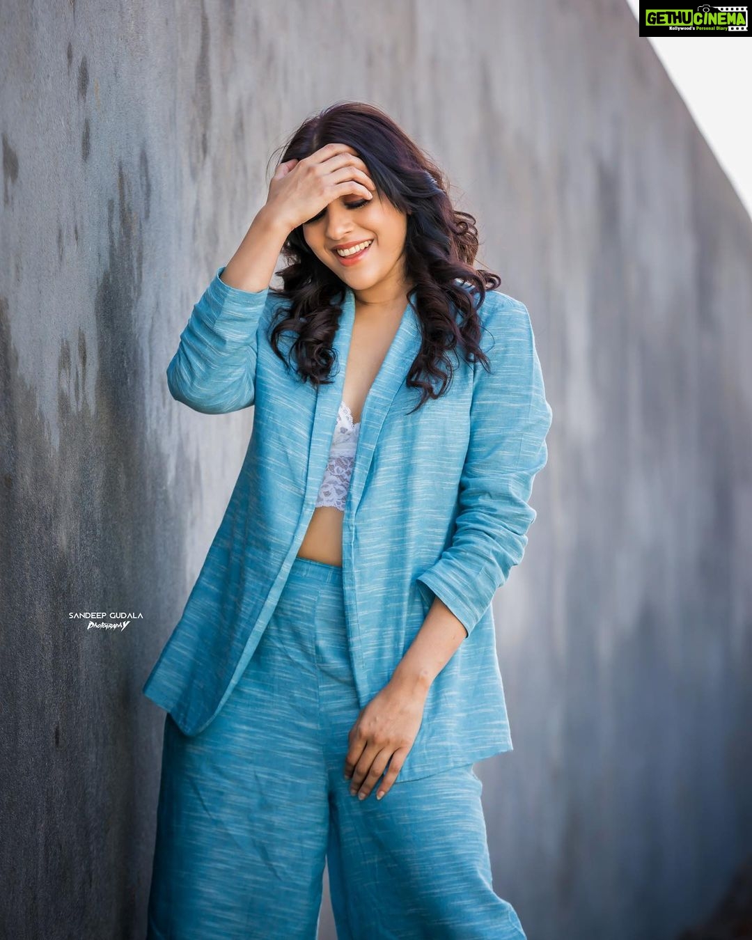 Rashmi Gautam Instagram - Photography by @sandeepgudalaphotography 📸📸📸📸