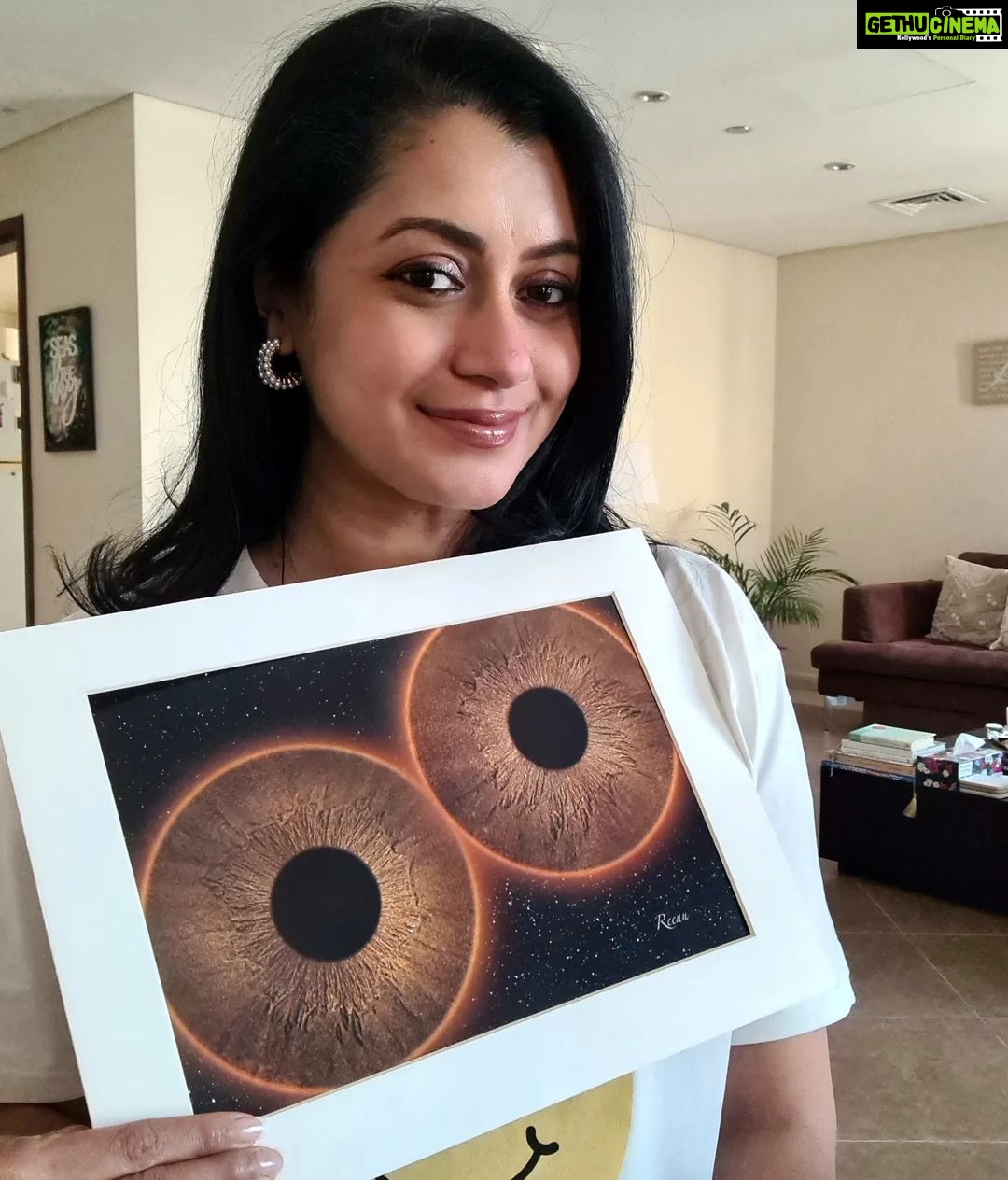 Reenu Mathews Instagram - Are you looking for a Unique personalised gift for your loved ones? Check out @eyemazy_dubai.marina at Dubai Marina mall. They take a picture of your eye & create a beautiful art piece. They are running special offers for Valentines day till February 15th. This is the perfect gift for any occasion & for families as well. Totally loved this innovative idea😍 . . #giftingideas #uniquegifts #personalisedgifts #eyemazydubaimarina #dubaiinfluencer #desiinfluencer #reenumathews Emirate of Dubai