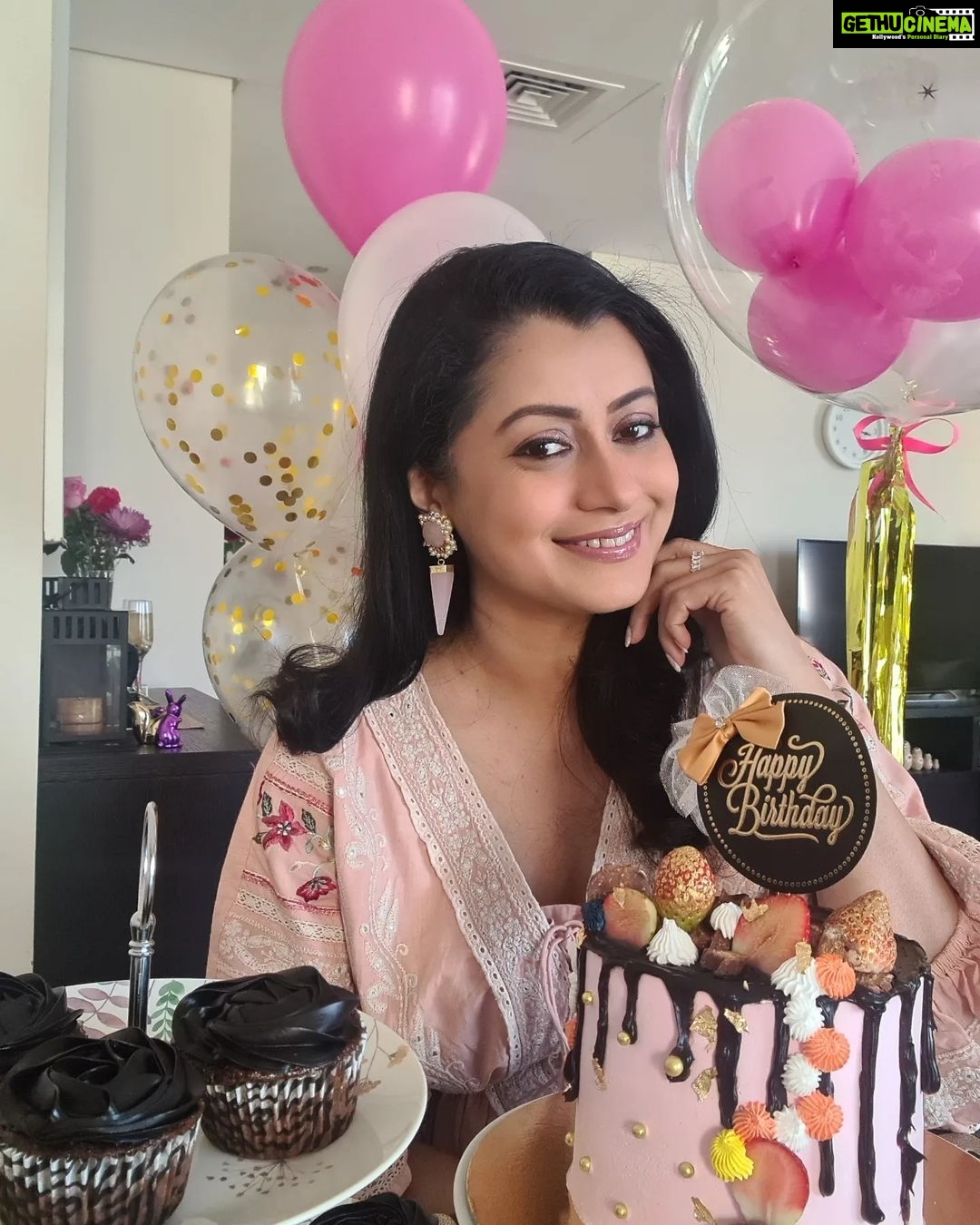 Reenu Mathews Instagram - Its my Birthday🎂Thank you so much everyone for the wishes & love . Am really grateful for having an amazing Birthday eventhough i was working. Thank you Thayyiba @thayyibscape for making the yummiest Tender coconut cake & those chocolate truffles. We loved it... Am just gonna relax & enjoy the rest of the day. Was too tired after the flight to choose just one pic😄 So posted a few.😉 . . #birthdaygirl #birthdaycelebration #yummycakes #reenumathews #gratefulheart #blessed