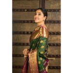Regina Cassandra Instagram - Back in the day when ad shoots meant 6 sari changes and all, I’d watch Sarasu akka in awe, effortlessly draping away. I’ve got her to thank for the lil knacks I use while draping my sari today. ☺️