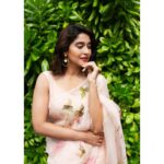 Regina Cassandra Instagram - Looking... not looking... 🌚 Saree - @Picchika Earrings - @RisnJewels Makeup - @MakeupByWanShazia Hair - @AshwiniHairAndMakeup Photography - @LakshmiiJagan Styled by @DesignByBlueprint & @Blueprint_By_Navya_Divya