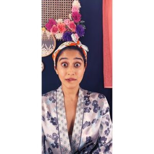 Regina Cassandra Instagram - Episode 5 of #thenotsolateshowwithrc was all about acknowledging privilege and how to not take it for granted. @prakatwork was the cutest, most animated guest on the show till date. 😁Thank you♥️ Go check out our all natural “if you’re caught in the woods and chance upon a hot boy then what to do “ make up. 😉😂 Styled by @designbyblueprint Set design @rowdyrani My what to say what not to say person- @notsysha thank you! 🥰 📱📷 @prachuprashanth