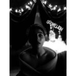 Regina Cassandra Instagram - 🖤 📸 : @rowdyrani #thenotsolateshowwithrc