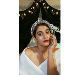 Regina Cassandra Instagram - Episode 3 was a blasssst! 😁 @danishsait , thank you for dressing up and gracing the show with your presence 😎 @rowdyrani is beaming at all the compliments we got on the set design. Along with @anushkanair98 her new found assistant, she sheds proud “set director” tears in response.😌 As for the styling, @designbyblueprint ‘s always adding to my drama. Yesss yes that is a chain ( @ishhaara ) 📱 : @prachuprashanth Apologies for the sound and all. Still learning 🤓✌🏼 #thenotsolateshowwithRC