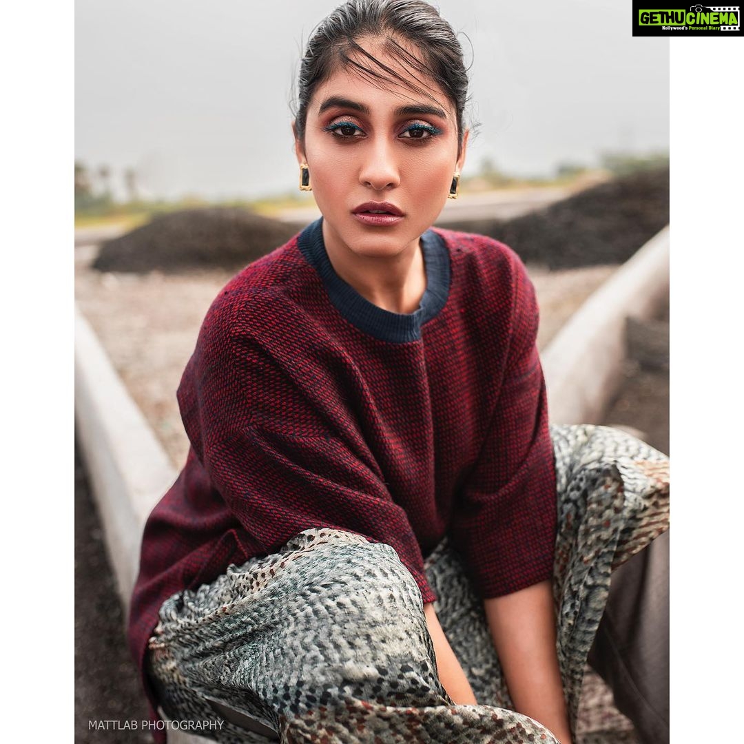 Regina Cassandra Instagram - ▪️◾️◼️◻️◽️▫️