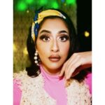 Regina Cassandra Instagram - This Sunday gave me the perfect opportunity to get into “drag queen” shoes. Many were shocked and yesss, it might’ve been a lil OTT for the others. But hey! what can I say.. I’m living the dream and having a blast! Oh and If you didn’t watch the show then here’s something to note. “Bio queen”, that’s what I (any heterosexual woman) would be called if I did drag. Thank you @designbyblueprint @prakatwork @rowdyrani and @notsysha for bringing out the best. #thenotsolateshowwithrc #dragqueen #bioqueen #ott #largerthanlife