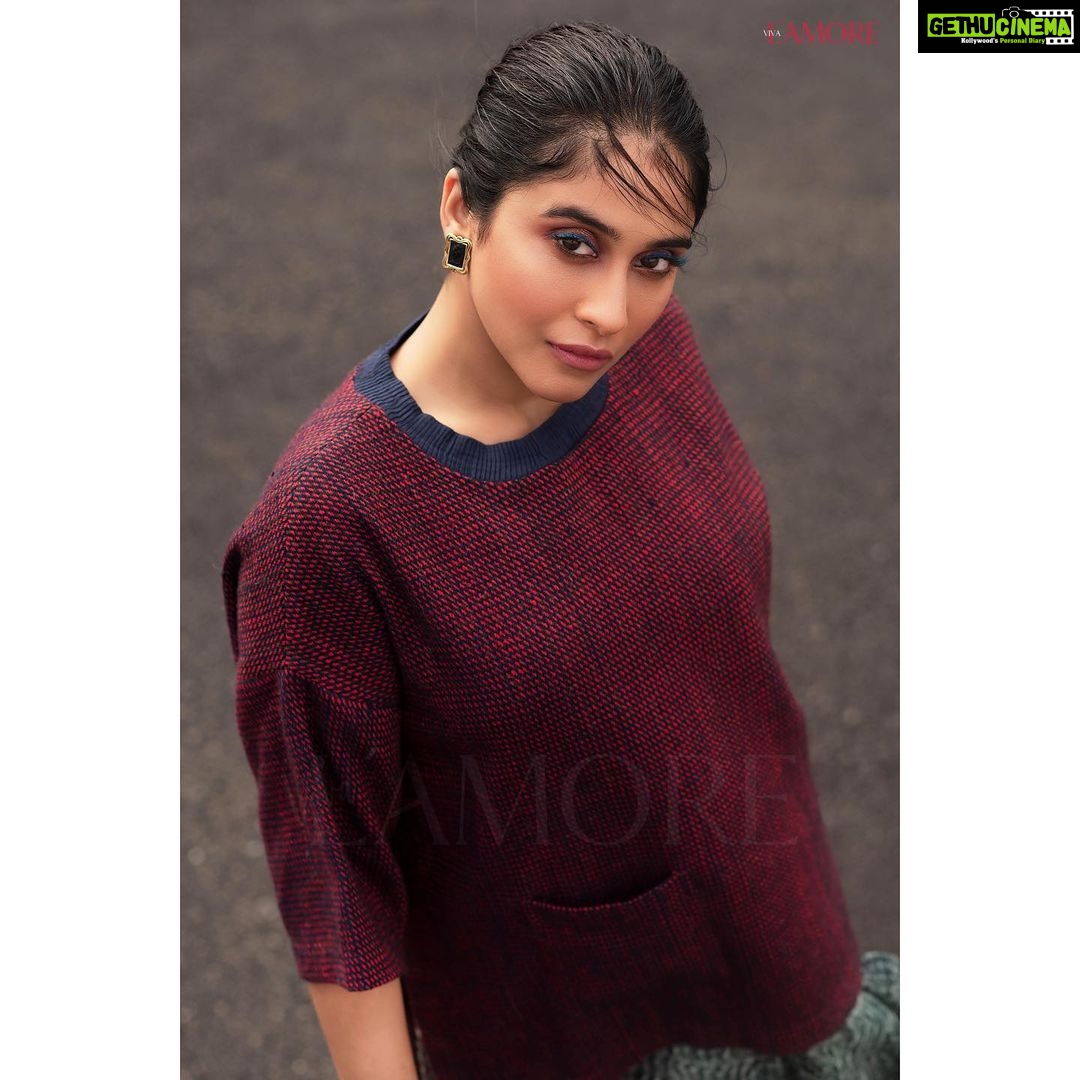 Regina Cassandra Instagram - Is it possible to do something new everyday? Pullover - @Akaaro Earrings - Vintage Chloe studs by @RisnJewels H + M - @PrakAtWork Styling - @DesignByBlueprint & @Blueprint_By_Navya_Divya Assisted by @Labdhi____ & @RamolaaKrishnaraj Photography - @Matt_Atelier