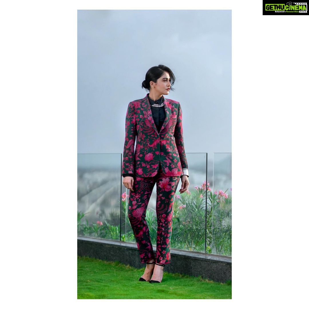 Regina Cassandra Instagram - As a kid I’d always stand in front of the mirror, trying on accessories and posing. Mum would walk in on me doing all that drama in front of the mirror and call me a “vain cat”. That was waaaay before the “social media age”. I wonder what she thinks now! 😅 Suit - @KshitijJalori Accessories - @SilverlineJewellery Makeup - Jenifer Antonio Hair - @VetriHairAndMakeup Photography - @M3_Foto Styled by - @DesignByBlueprint & @Blueprint_By_Navya_Divya