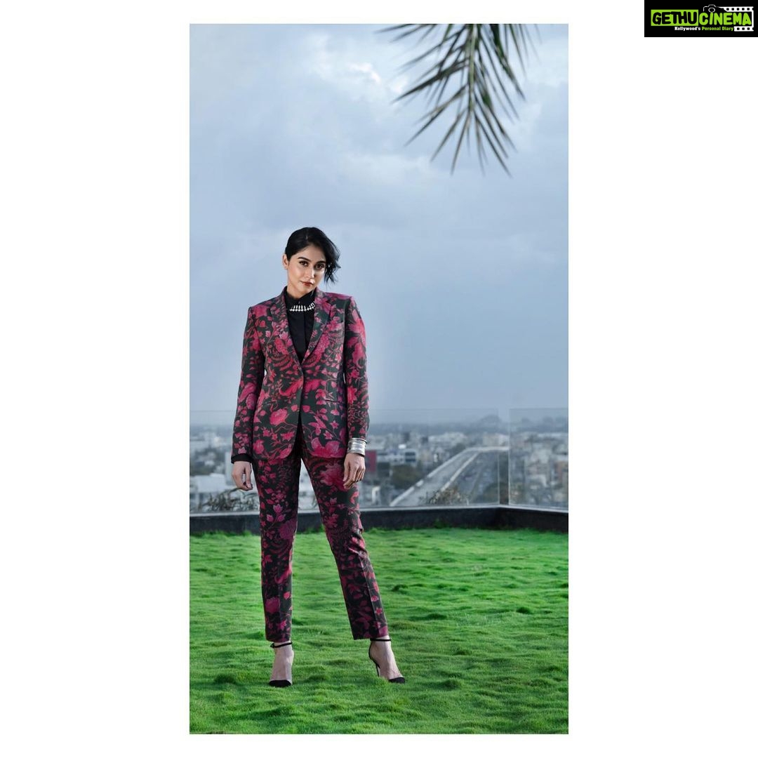 Regina Cassandra Instagram - The grass has always been greener on my side! 😌 #staypositive Suit - @KshitijJalori Accessories - @SilverlineJewellery Makeup - Jenifer Antonio Hair - @VetriHairAndMakeup Photography - @M3_Foto Styled by @DesignByBlueprint & @Blueprint_By_Navya_Divya