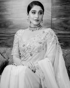 Regina Cassandra Instagram - For the love of mum’s b&w pictures. ♥️ •Saree - @DivyaReddyOfficial •Jewellery - @Kalasha_FineJewels •Photography - @AnupPhotography_ •Styling -  @DesignByBlueprint & @Blueprint_By_Navya_Divya