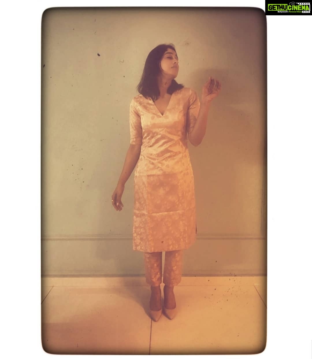 Regina Cassandra Instagram - Just another day at work, trying out outfits and all... @blueprint_by_navya_divya @designbyblueprint @raw_mango . . #outfit trials #savethedramaforyourllama #ohplease #stylediaries #rawmango #thisishowwedotrials