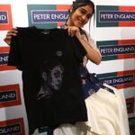 Regina Cassandra Instagram - I was in Bangalore for the launch of @peterengland men's obsession store. I was quick to learn that its NOT just for men.😁 they have a CUSTOMIZATION unit, where you can design your t-shirts and sneakers!! 😎 Oh yesss we customized one with my face plastered on. 😋 Outfit - @Jajaabor2017 Make Up - @Jenifer_Antonio Hair - Ganesh Photography - @Mpixl Styled by @Blueprint_By_Navya_Divya & @DesignByBlueprint #peterengland #mensobsession #bangalore #commercialstreet #jajabor2017