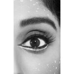 Regina Cassandra Instagram - Caught! Just goofing around playing dress up.. 😋 If you were to choose an animal.. what would you be? Concept : @rowdyrani H&M : @thushasri 📷 : @prachuprashanth