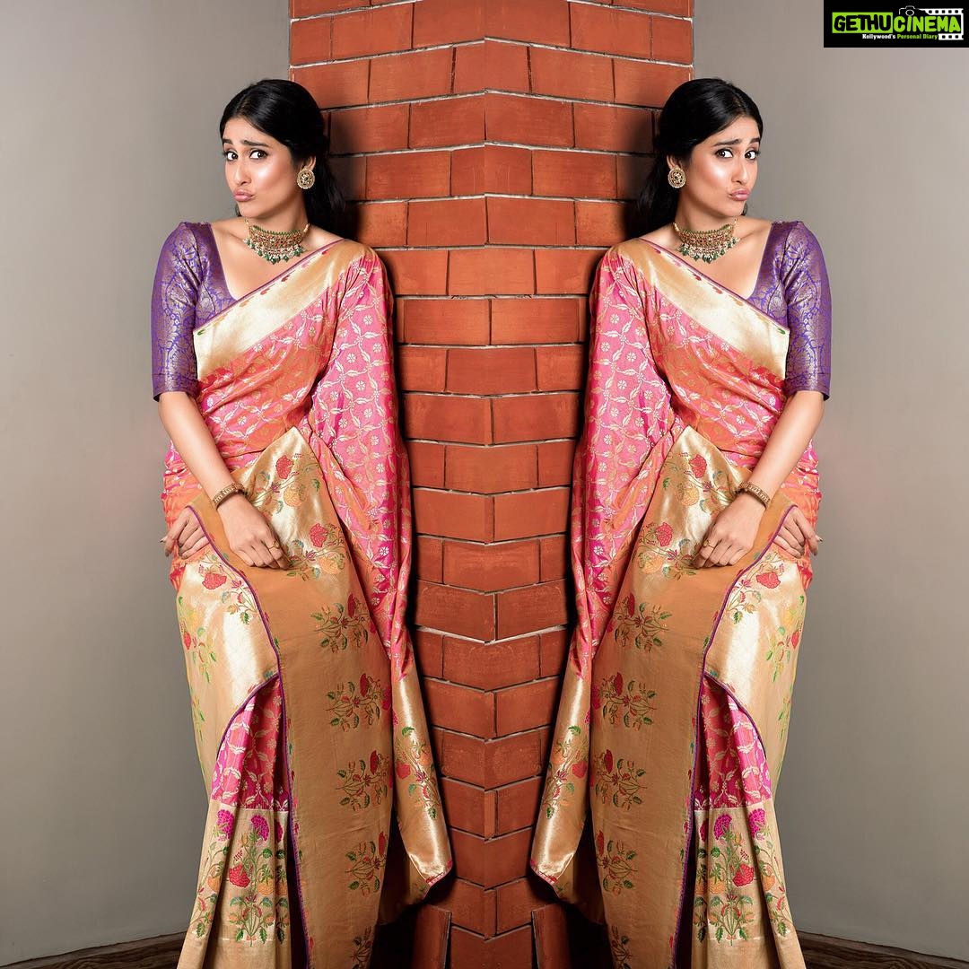 Regina Cassandra Instagram - There’s nothing like a sari that drapes well!!!💖 Saree - @WeaveInIndia A saree woven in pure silver zari which is a part of Weave In India's heirloom collection. Blouse - @MV_BridalCouture Jewellery -@JCSjewelcreations Make Up - @PrakAtWork Hair - @BeautyMaven_ Photography-@PrachuPrashanth Styled by @Blueprint_By_Navya_Divya & @DesignByBlueprint Prakatwork