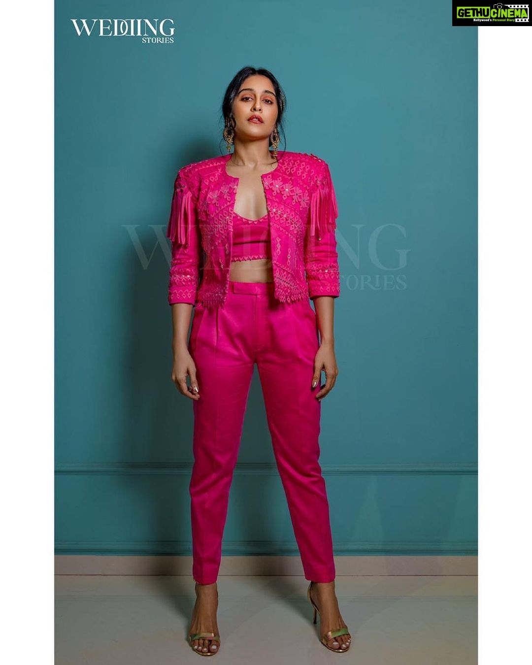 Regina Cassandra Instagram - Why hello there… For @wstories.in Outfit - @vidhiwadhwani_label Passa - @zevar_geeta Earrings - @merojewellery Photography - @ganesh_toasty Makeup - @artistrybyolivia Hair - @jayashree_hairstylist Styling - @blueprint_by_navya_divya & @designbyblueprint
