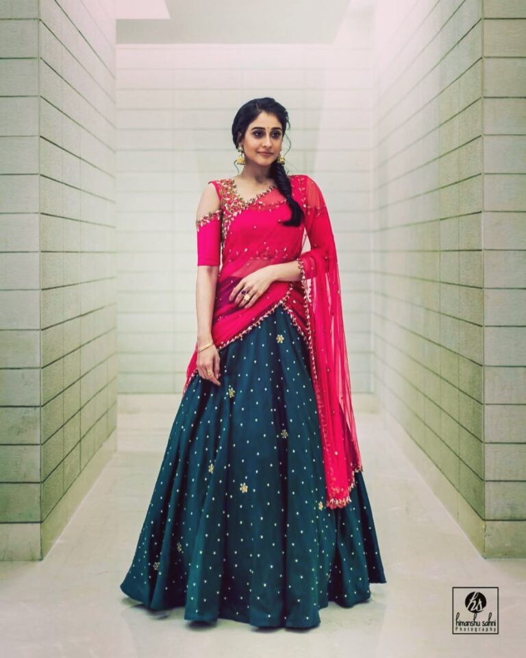 Regina Cassandra Instagram - Paavadai daavani..Langa voni.. ghagra choli.. The Half Sari! Styled by : @anupellakuruofficial #indianwedding #saristyle