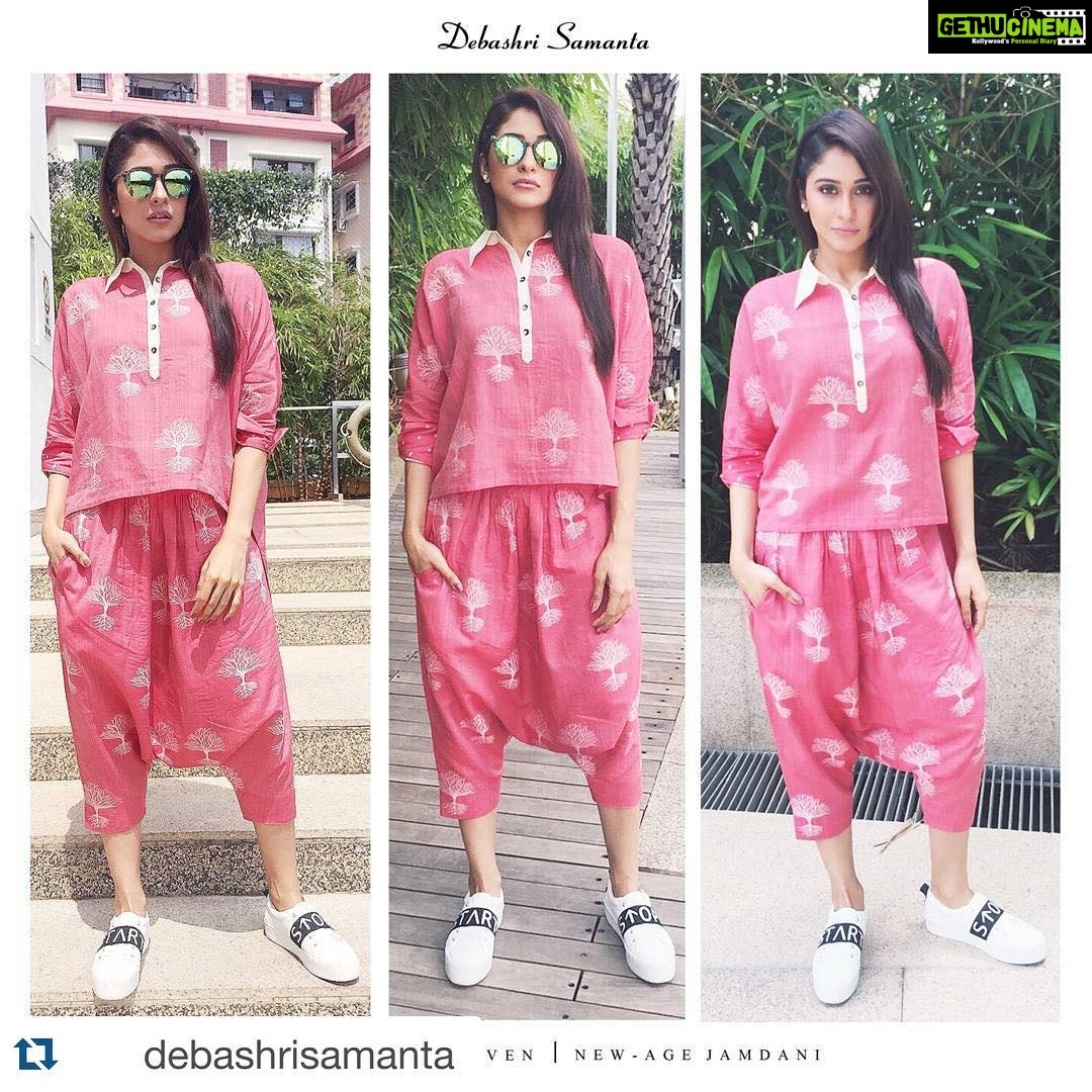 Regina Cassandra Instagram - Thank you @debashrisamanta and @indpat 😘 you guys make dressing up fun!