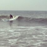Regina Cassandra Instagram - Day 6 on the board and I can self paddle now!! Wooohooo 😁😁🏄🏽 caught some mean waves!!! Nothing can beat the satisfaction of riding that wave all by yourself! #chennai #covelongsurfpoint #surfing #surfschool