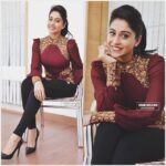 Regina Cassandra Instagram - #Pillanuvvulenijeevitham #telugufilm promoting my film in an outfit from #ShilpaReddy styled by @indpat ... 😊