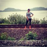 Regina Cassandra Instagram – #poser #acrossthosetracks #chennaiiiiiiilakeside 🚃🏊