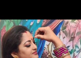 Rekha Krishnappa Instagram - Beautiful bangles for lovely occasions to grace your hands... Buy it from @bangles_by_manyaa Browse in the page and order matching for your saree colours.. . . . . #banglescollection #bangles #onlinebanglestore #onlinebangles #onlineshopping Chennai, India