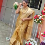 Rekha Krishnappa Instagram - Getting ready for an occasion is fun Whether it's real or reel 😍 Thanks for making me look beautiful Costume: @ashas_womens_collection Jewellery: @krishya_bridal_collections Pc: @actress_lavanyaoffl And @kayal_vizhie . . . sareecollections #sareedraping #sareestyle #sareelove #sareeindia #sareeonlineshopping #sareefashion #sareeaddict #sareelover #onlinejewellery #jewlleryforwomen #jewellerydesign #jeweleryfashion #jewelrylover #jewelleryforeveryone #jewelryaddict Chennai, India