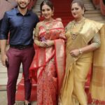 Rekha Krishnappa Instagram - #ChandraKala Family #ThamizhumSaraswathiyum #VijayTV