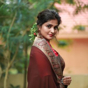 Remya Nambeesan Instagram - Wearing @minka_by_naufiahabeeb jewellery @bcos_its_silver  Styling @divyaaunnikrishnan  MUAH @jo_makeup_artist 📷 @pranavraaaj #instagood #instagram #saree #photoshoot