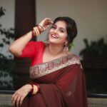 Remya Nambeesan Instagram - Styling n design @divyaaunnikrishnan MUAH @jo_makeup_artist 📷: @pranavraaaj Wearing: @minka_by_naufiahabeeb Jhumkas @bcos_its_silver 😍 #sareelove #instagood #insta #instapic