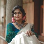 Remya Nambeesan Instagram - Uthradam 😍!! Wearing @damanz.designs Styling @divyaaunnikrishnan jewellery @bcos_its_silver MUAH @jo_makeup_artist 📷 @pranavraaaj #uthraadam❤️ #onam #instagram