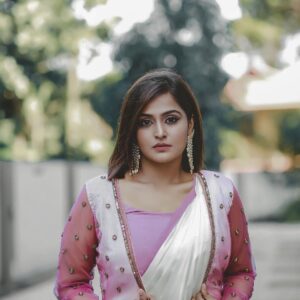 Remya Nambeesan Instagram - PC @pranavraaaj  Styling @divyaaunnikrishnan  MUAH @jo_makeup_artist  Earrings @lohamcochin  Wearing @amvifashionstudio