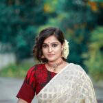 Remya Nambeesan Instagram - #onam PC : @pranavraaaj Styling: @divyaaunnikrishnan MUAH : @jo_makeup_artist Wearing beautiful jewellery: @lohamcochin Wearing @devraagh
