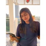 Remya Nambeesan Instagram - Pardon my Hindi🤨🤨😕!! Tried this beautiful song!! 📷 @pranavraaaj ❤️