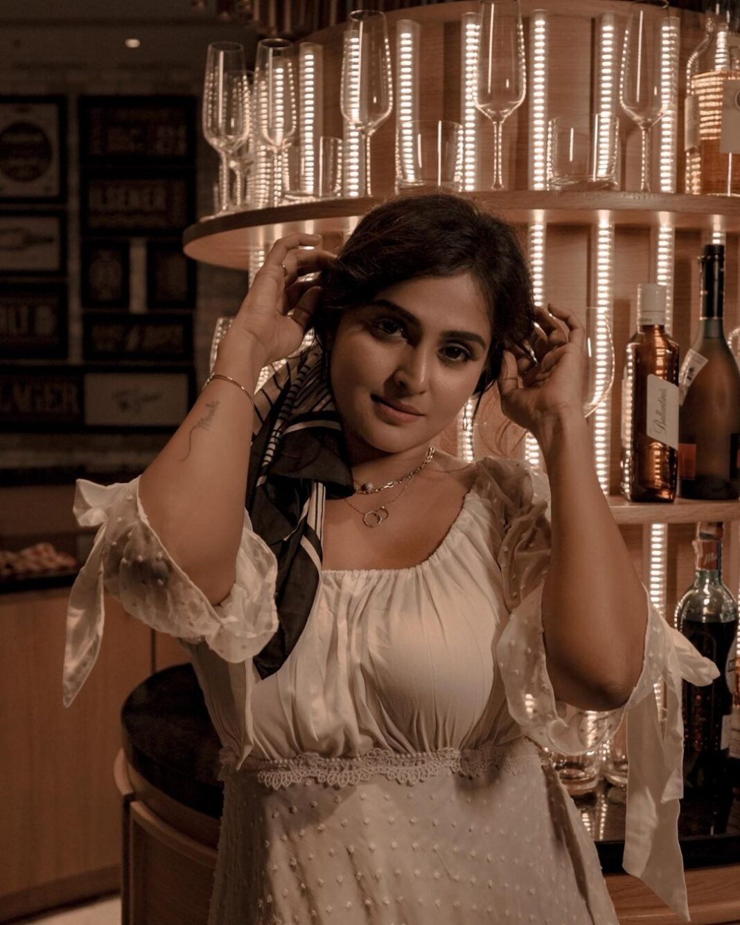Remya Nambeesan Instagram - EMBRACE UNKNOWN 🤍!!
Wearing @prabhavofficial !!
Jewellery @meralda.jewels 📷 @manekha_ @nimisha_mariam_paul Styling @divyaaunnikrishnan MUAH @jo_makeup_artist #instagood @instagram #instadaily #ınstagood #sundayfunday #sundayvibes Four Points by Sheraton Kochi Infopark Remya Nambeesan Instagram - EMBRACE UNKNOWN 🤍!! Wearing @prabhavofficial !! Jewellery @meralda.jewels 📷 @manekha_ @nimisha_mariam_paul Styling @divyaaunnikrishnan MUAH @jo_makeup_artist #instagood @instagram #instadaily #ınstagood #sundayfunday #sundayvibes Four Points by Sheraton Kochi Infopark