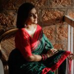Remya Nambeesan Instagram - @divyaaunnikrishnan @pranavraaaj @jo_makeup_artist @devraagh ❤️!! #light 😍 got my earrings @a.r.t_store ❤️❤️ location @illamheritage5654 Illam Heritage