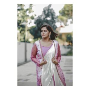 Remya Nambeesan Instagram - PC @pranavraaaj  Styling @divyaaunnikrishnan  MUAH @jo_makeup_artist  Earrings @lohamcochin  Wearing @amvifashionstudio