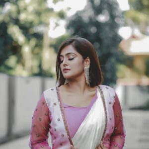 Remya Nambeesan Instagram - PC @pranavraaaj  Styling @divyaaunnikrishnan  MUAH @jo_makeup_artist  Earrings @lohamcochin  Wearing @amvifashionstudio
