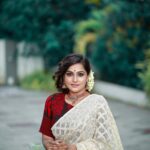 Remya Nambeesan Instagram - #onam PC : @pranavraaaj Styling: @divyaaunnikrishnan MUAH : @jo_makeup_artist Wearing beautiful jewellery: @lohamcochin Wearing @devraagh