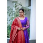 Remya Nambeesan Instagram - Wearing @divyaaunnikrishnan couture!! Way to go my girl!! I can’t wait to flaunt gorgeous outfits from your collection!! Love you my sister!! MUAH : @vikramanvijitha PC : @pranavraaaj Jewellery: @a.r.t_store #sisterhood #talent #artist