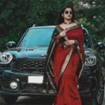 Remya Nambeesan Instagram - Get the wheels in motion!! 😎❤ PC @pranavraaaj MUAH @vikramanvijitha Styling @divyaaunnikrishnan Jewellery @a.r.t_store #life #love #smile #shades #instagood #instagram #insta #sari Kochi, India