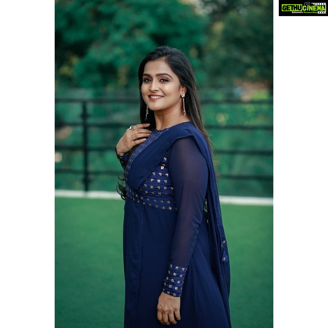 Remya Nambeesan Instagram - πβ€οΈ Styling @divyaaunnikrishnan MUAH @vikramanvijitha PC @pranavraaaj Outfit @flashfashiondesigns @flashfashion_by_veenaviji_ Jewellery @a.r.t_store #life #love #smile #instagood #instagram #insta