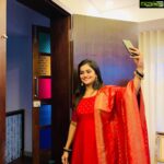 Remya Nambeesan Instagram - Oh yes it’s candid folks!! 🤪🤪😜Design n styling @divyaaunnikrishnan PC @pranavraaaj #instalife #insta #instagood