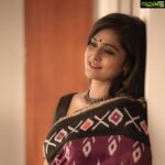 Remya Nambeesan Instagram - Vijayadashami 😍!! A @dcunha.neil photography 💃🏿💃🏿!! Wearing Ikat saree @elegant_drapes_sneha !! jewellery @bcos_its_silver #insta #instagram #lighttolife