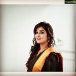 Remya Nambeesan Instagram - They say face is the index of the mind.. is it so? 😎😃 !! PC @pranavraaaj MUA n HAIR @sajithandsujith #instagram #insta #sareelove